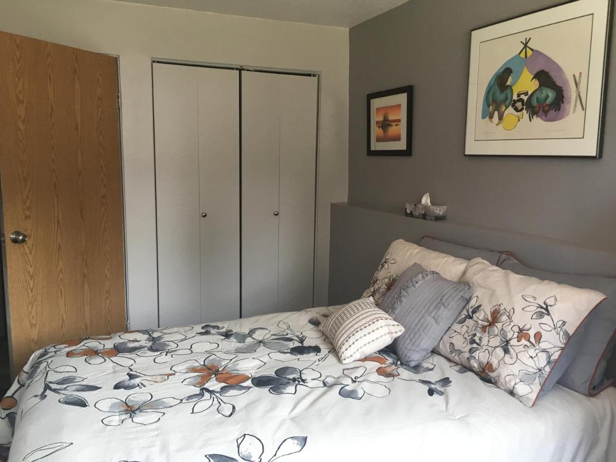 Polar Nights Bed & Breakfast Yellowknife Exterior photo