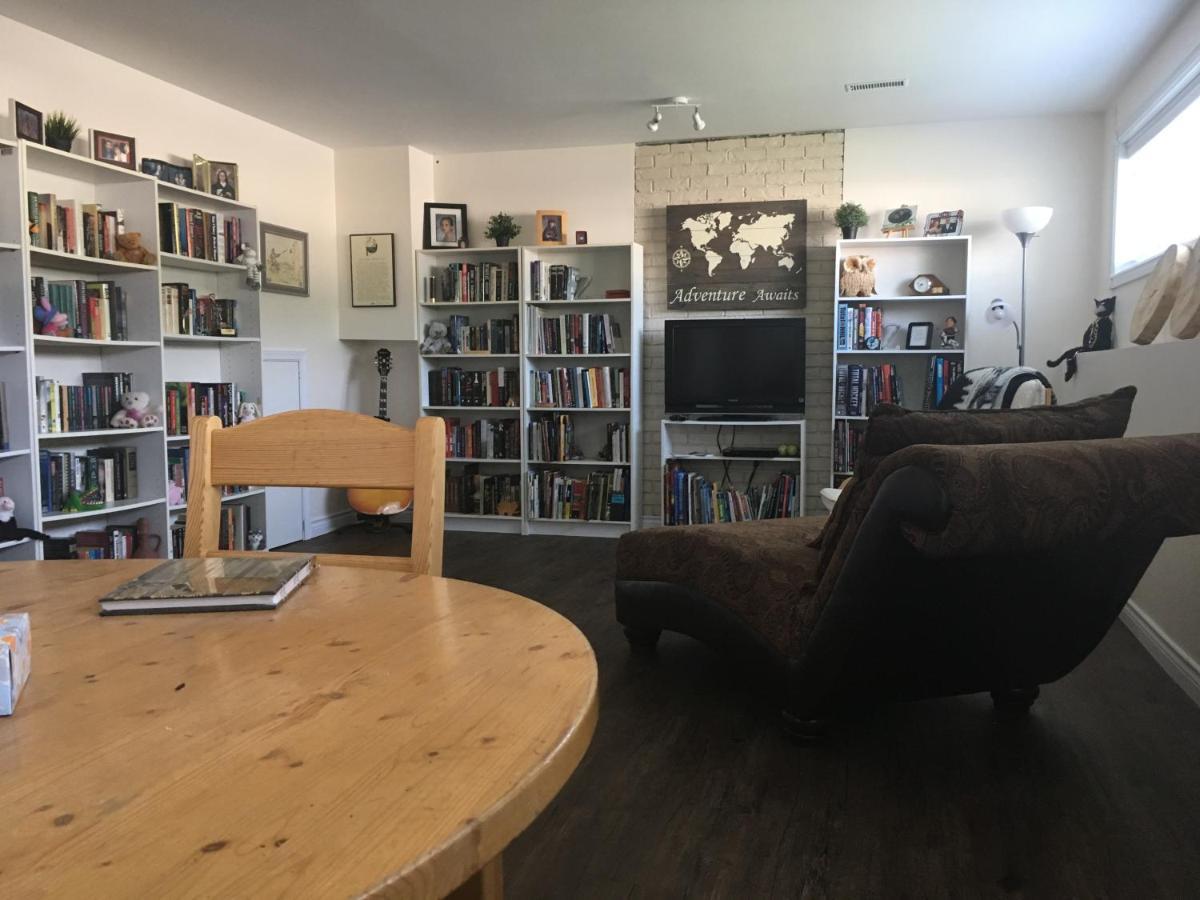 Polar Nights Bed & Breakfast Yellowknife Exterior photo