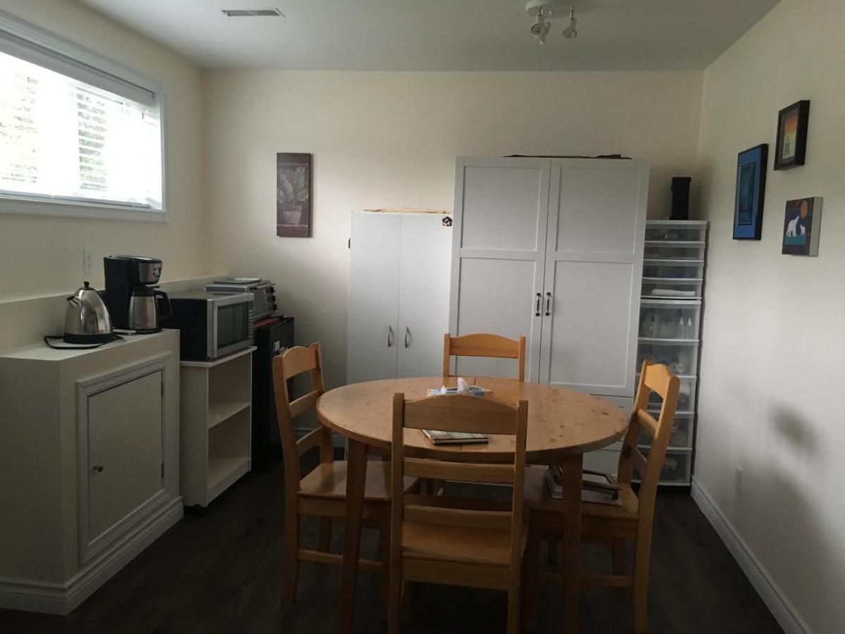 Polar Nights Bed & Breakfast Yellowknife Exterior photo