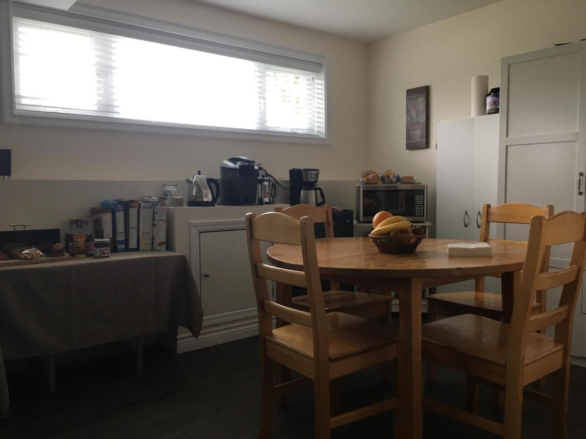Polar Nights Bed & Breakfast Yellowknife Exterior photo